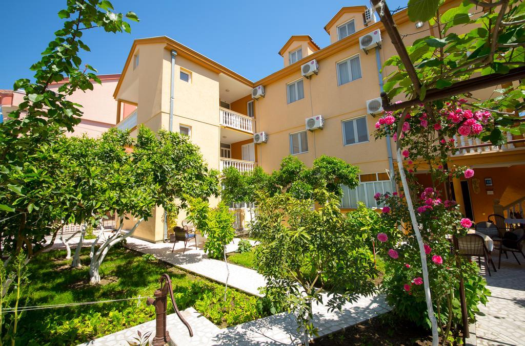 Apartments Dalila Ulcinj Exterior foto